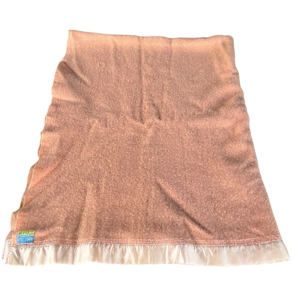 VTG Wool O’ The West Apricot Satin Trim Wool Blanket Portland Woolen Mills READ - Picture 3 of 10